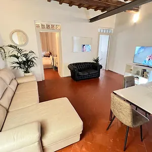 Centro Storico Steps From Duomo And Signoria 2 Bdrs 5 P